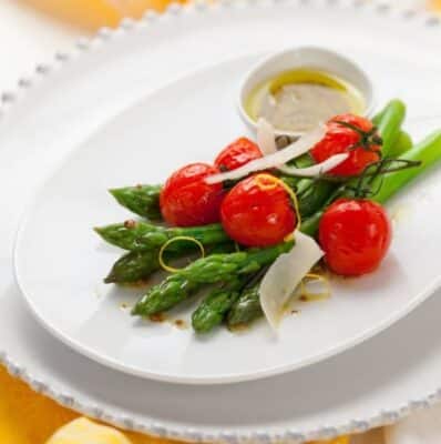 Tomato and asparagus salad