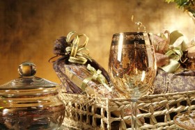 Holiday gift baskets from the kitchen are easy to make. | Cookingnook.com