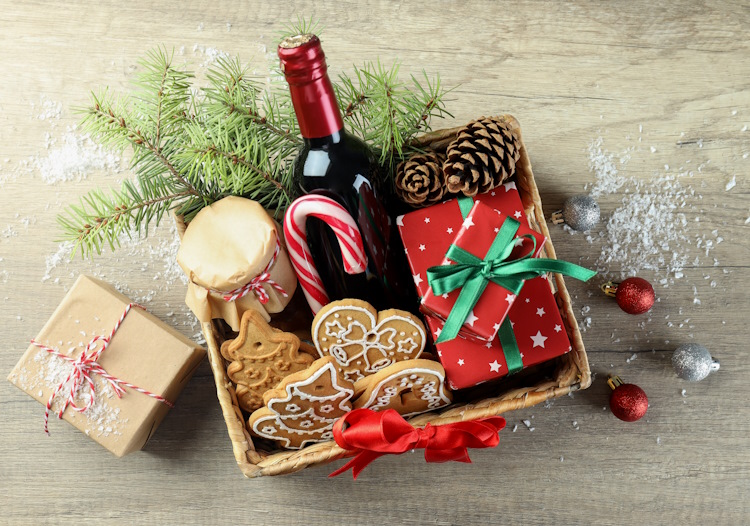 How to make holiday gift baskets