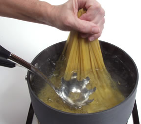 cooking long pasta