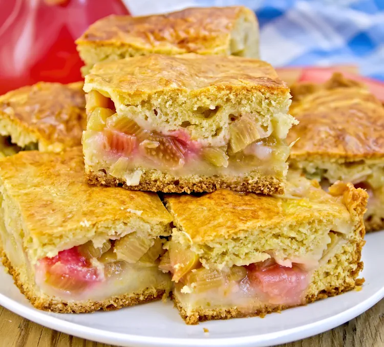 rhubarb cake