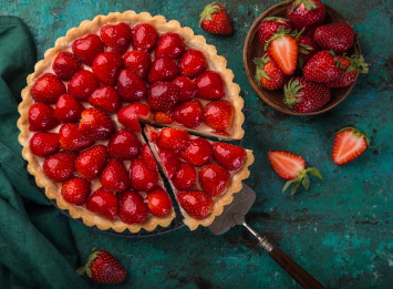 Fresh strawberry pie